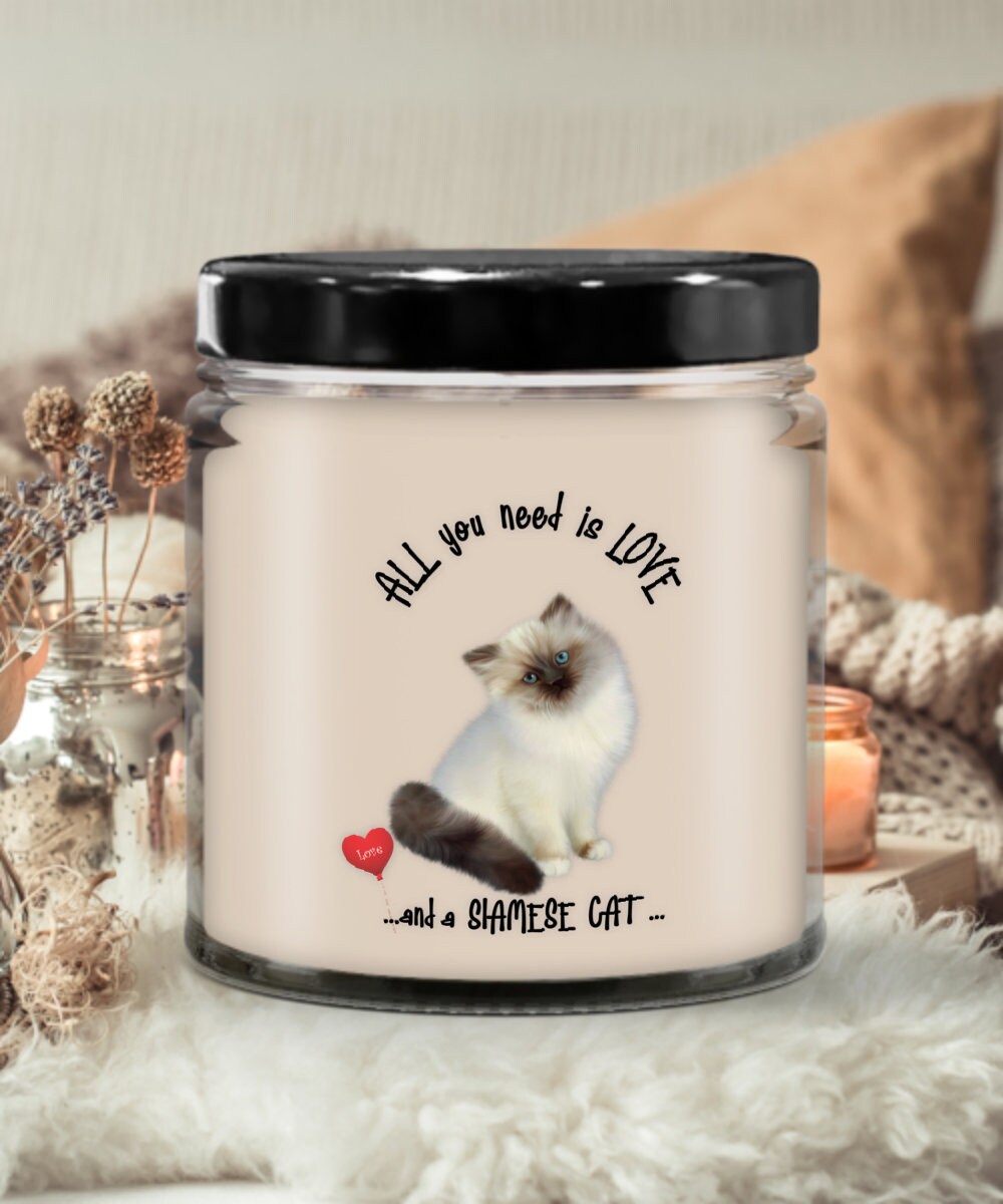 Siamese Cat Candle Makes the Perfect Gift for Cat Lovers